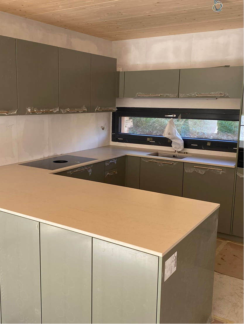 Savoy Verre Ceramic Worktop Realisation 02